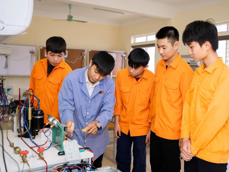 Địa chỉ đào tạo nghề kỹ thuật máy lạnh, điều hòa không khí uy tín Nghệ An 2 Địa chỉ đào tạo nghề kỹ thuật máy lạnh, điều hòa không khí uy tín Nghệ An 2
