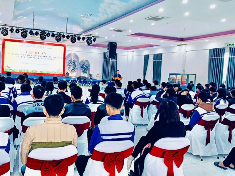 Có Nên Học Nghề Nuôi Ong Không? Học Ở Đâu Uy Tín? 2